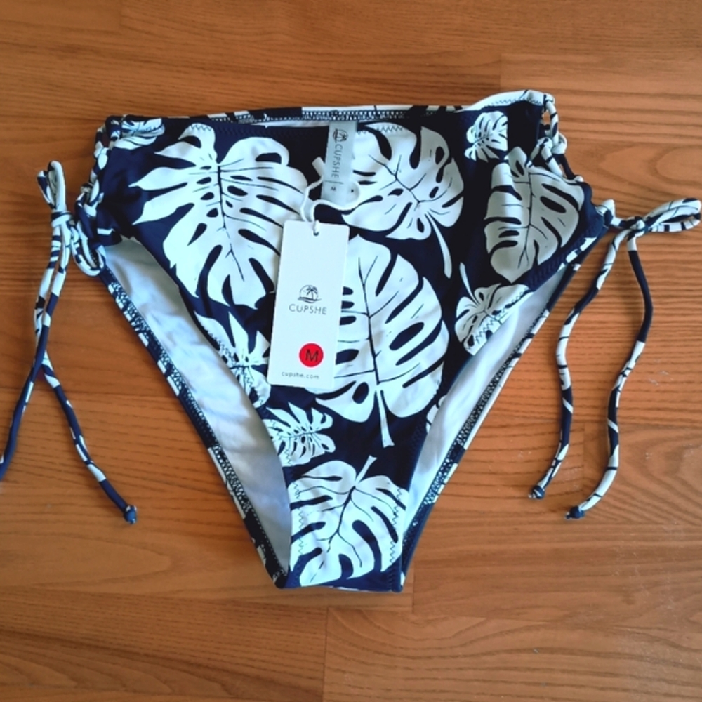 Cupshe NWT Leaf Print Bikini Bottom Teal Blue and White‎ Small Coconut Girl